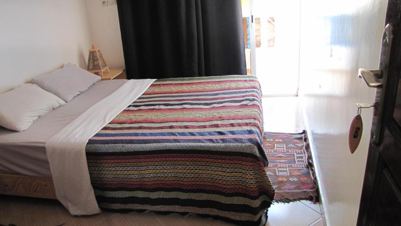 Surf & Travel Camp Bed & Breakfast Taghazout Dış mekan fotoğraf